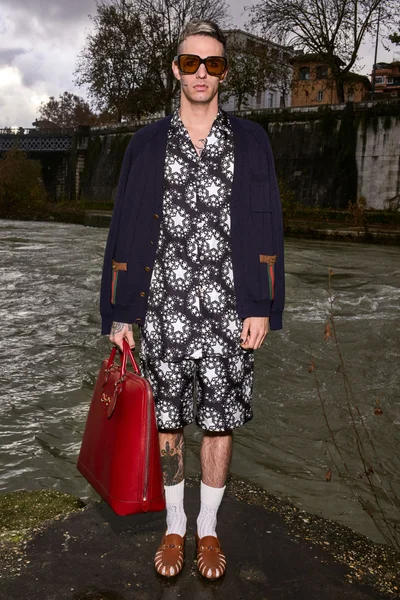 Look 10
